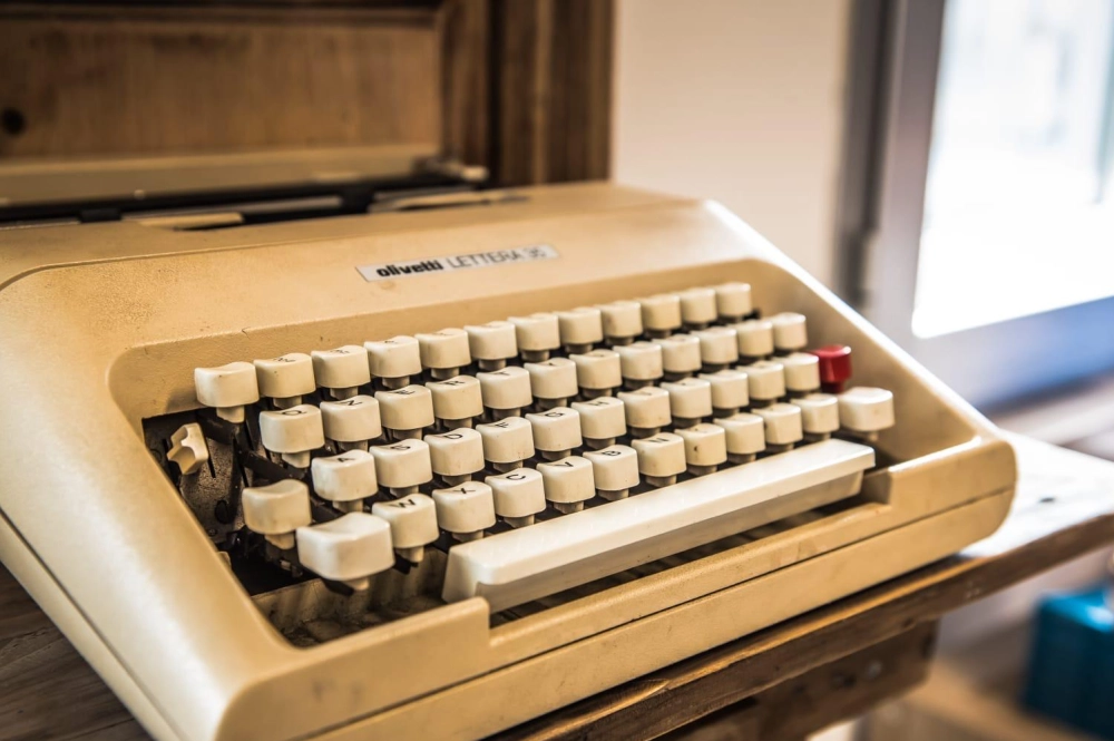 Macchina da scrivere di Giorgio Lago