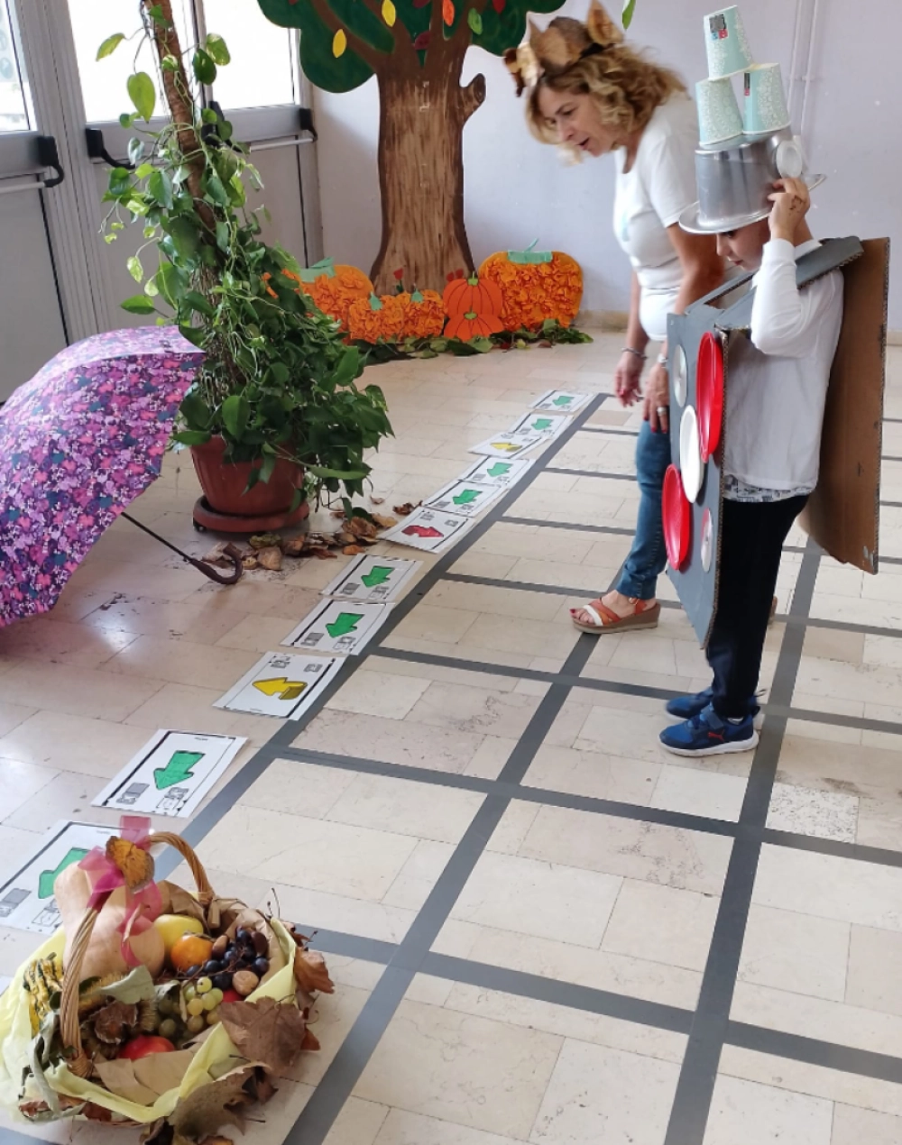 tra zucche e foglie autunnali 1