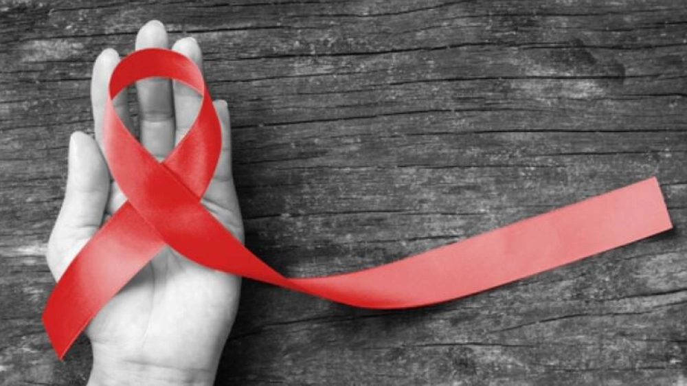 Nastro rosso violenza donne 25 novembre