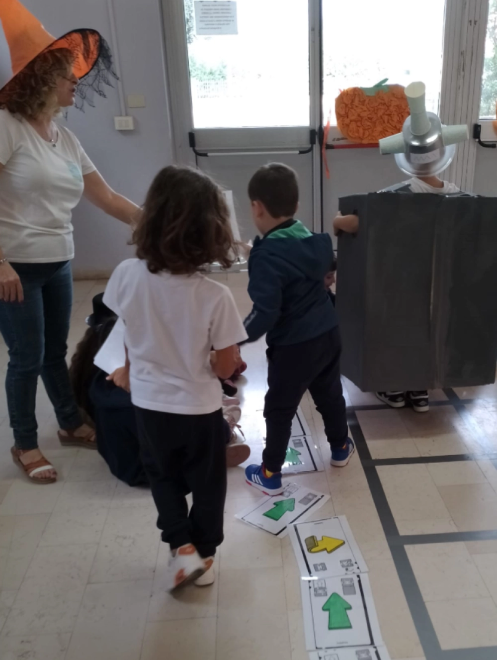 tra zucche e foglie autunnali 5